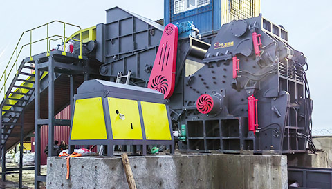 The metal crusher has been installed at the Russian project site