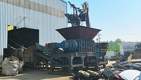 Welcome Bulgarian customer to visit our metal recycling line project site
