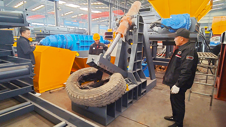 tire shredder for truck tire recycling plant