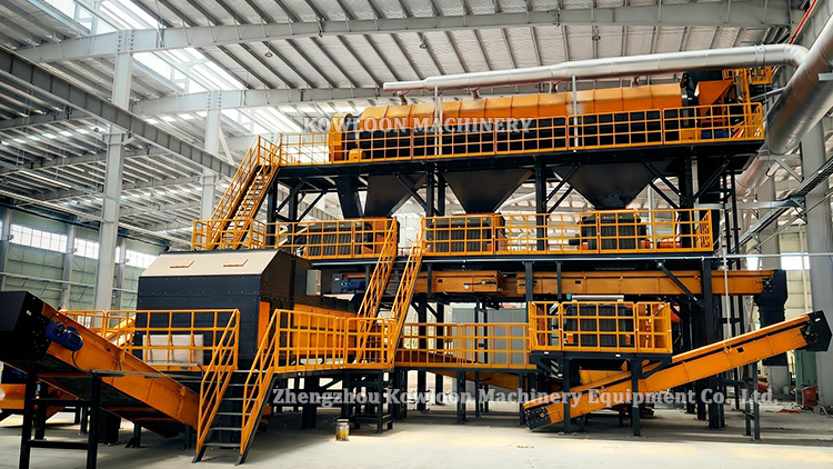 Heavy duty metal shredder in metal recycling plant